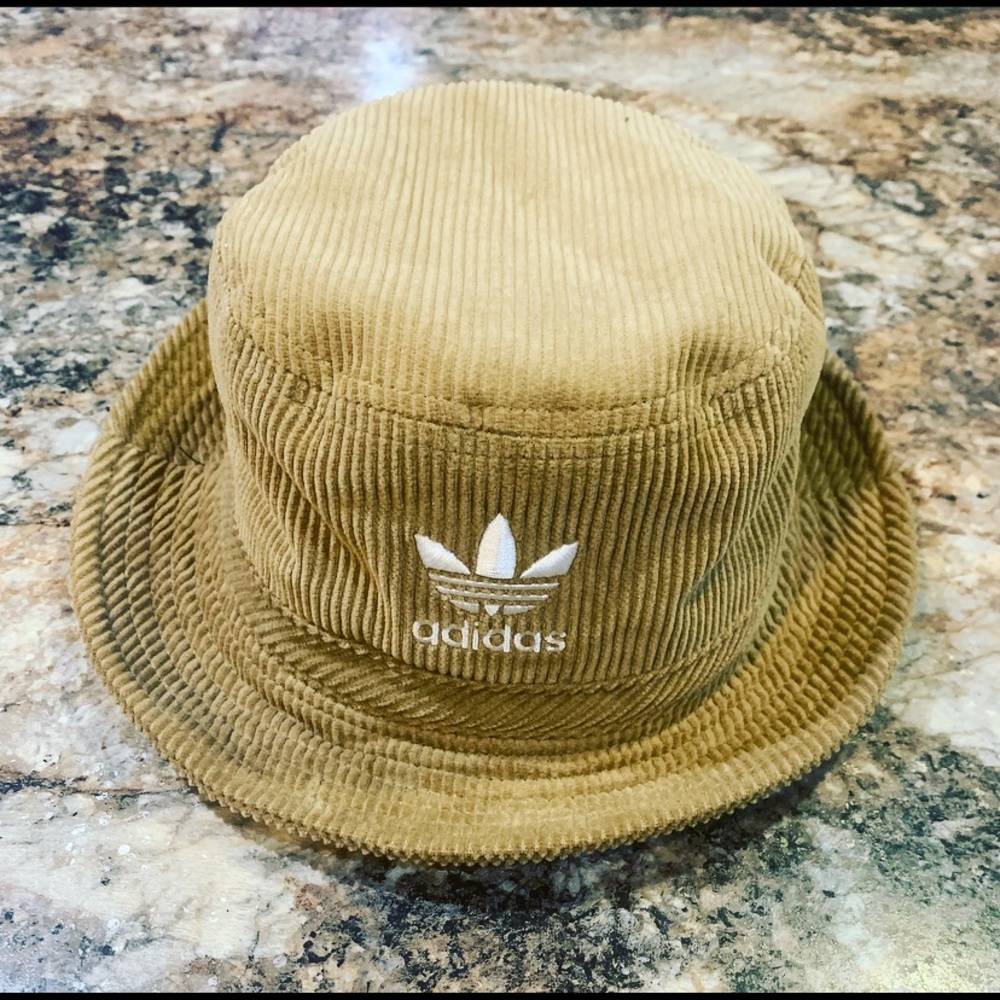 Adidas bucket hat